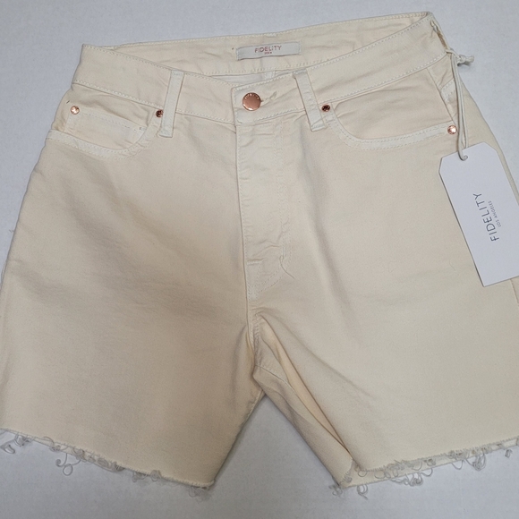 Fidelity Jean Cut-off shorts 26 (4) - Picture 4 of 9